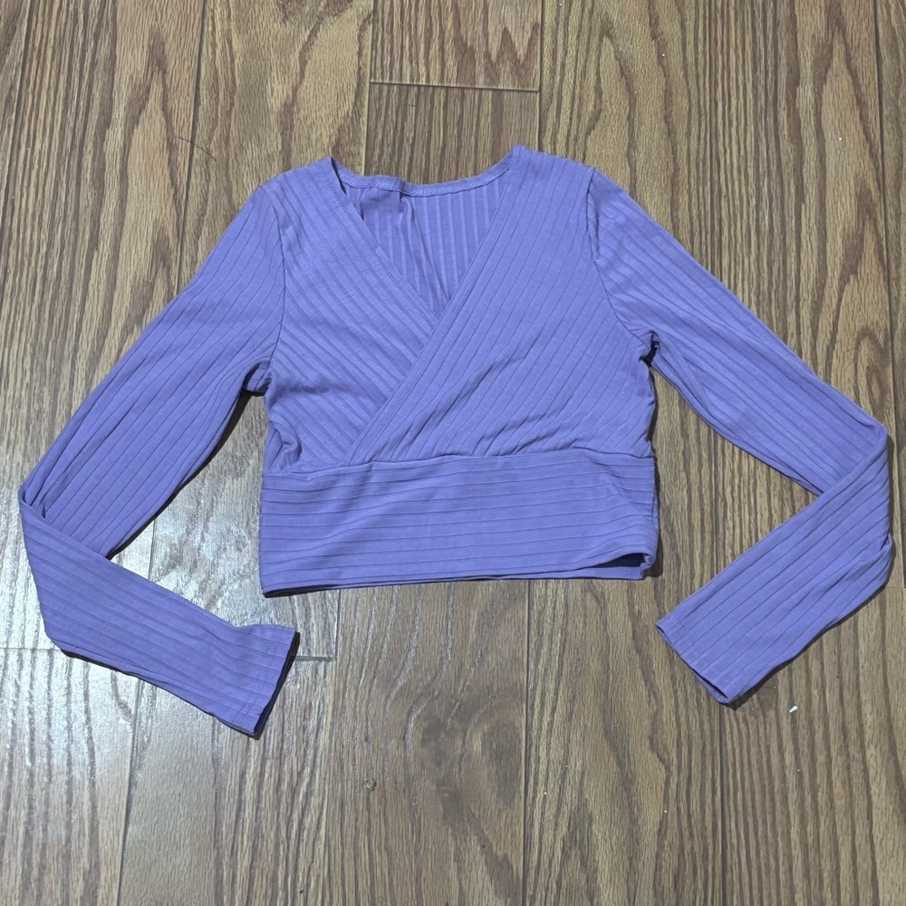 SHEIN Lavender Ribbed V-Neck Crop Top
